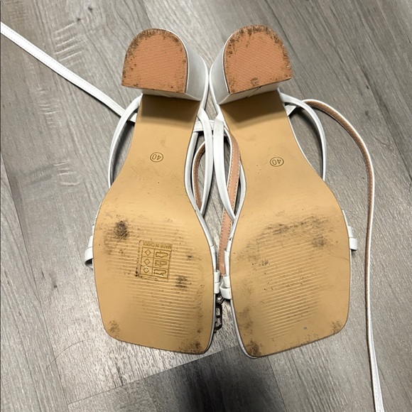 White heels! - Picture 2 of 6